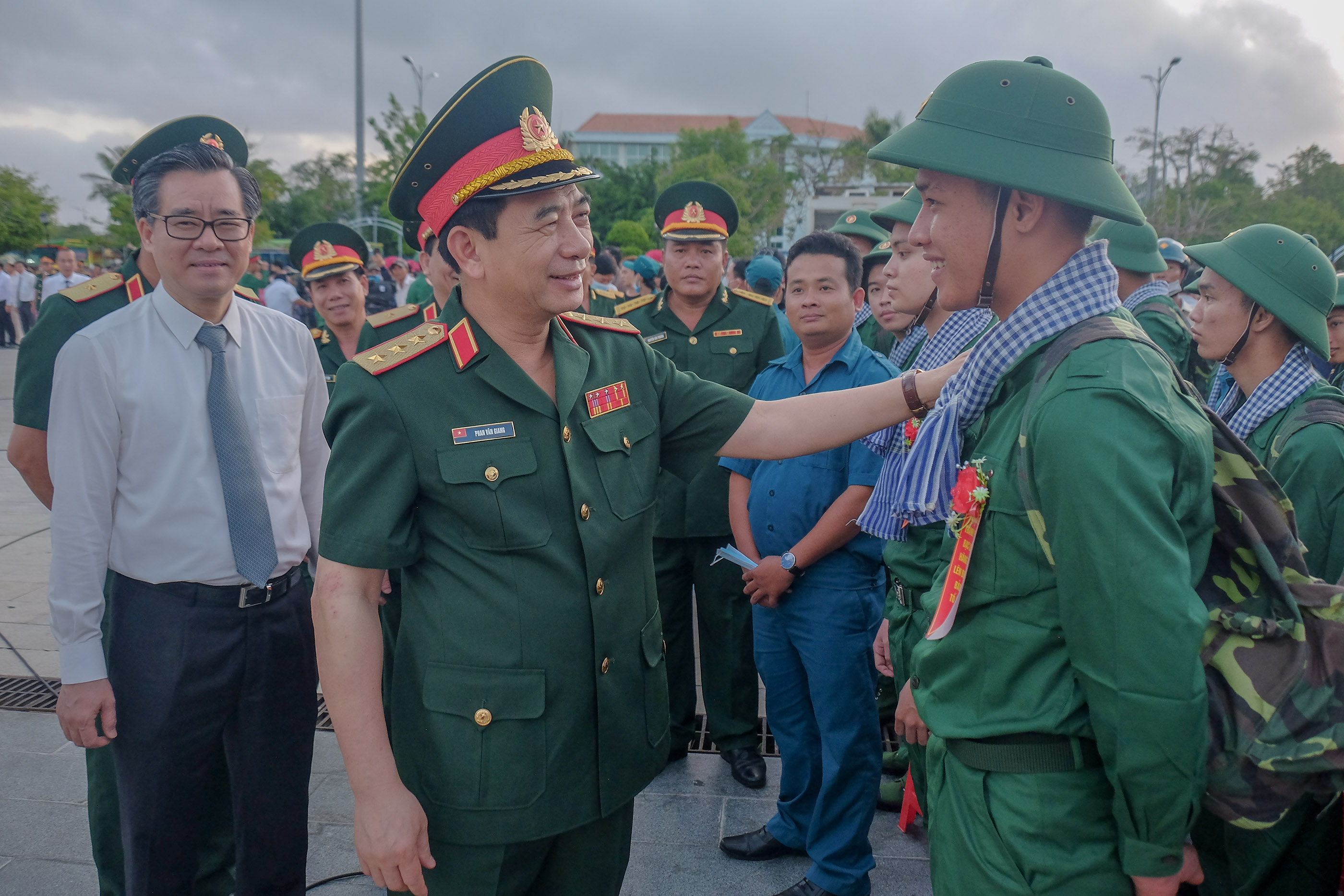 Các địa phương, đơn vị rộn ràng ngày hội tòng quân